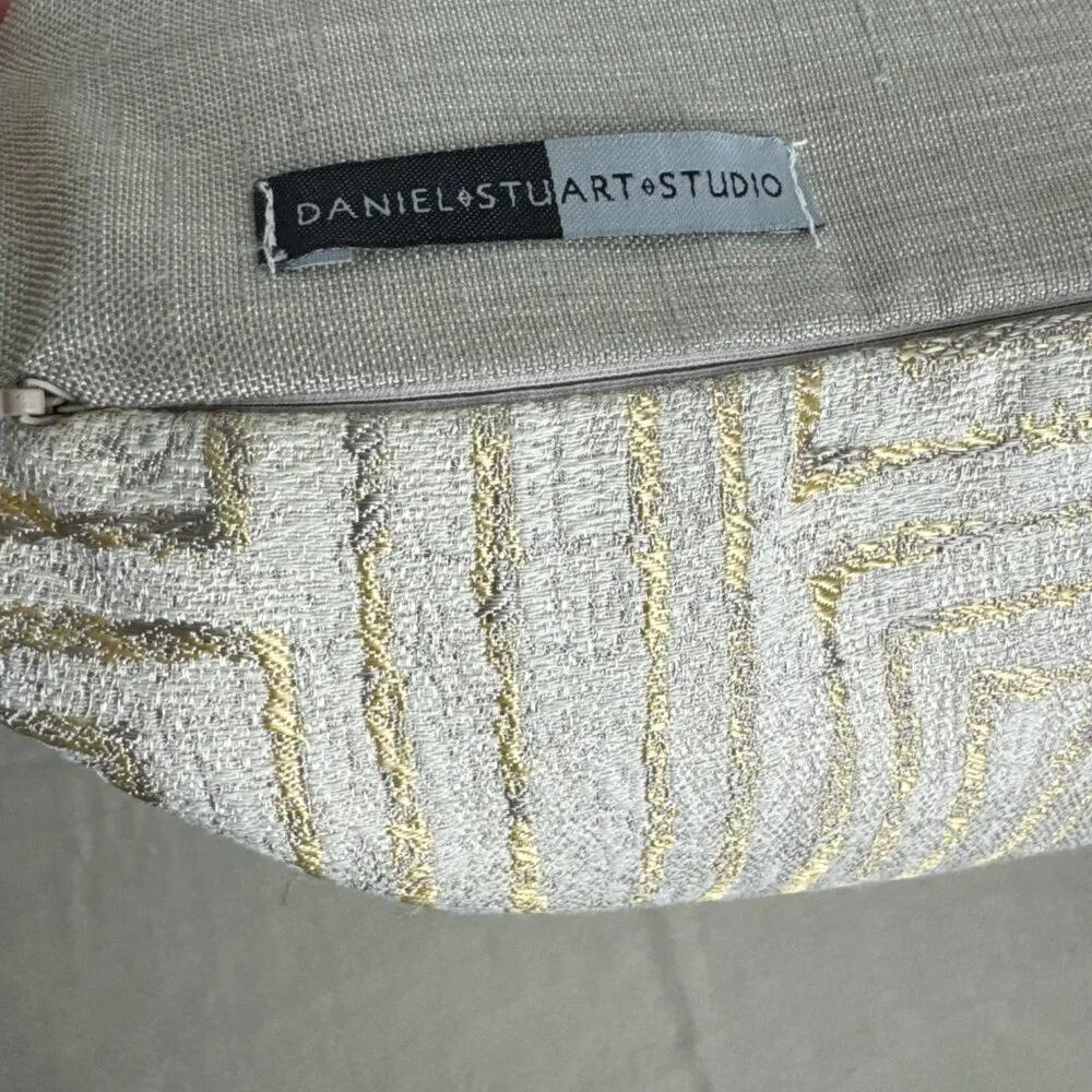 NEW  Daniel Stuart Studio PREMIUM Craftsmansship Pillow Sumatra Champagne
